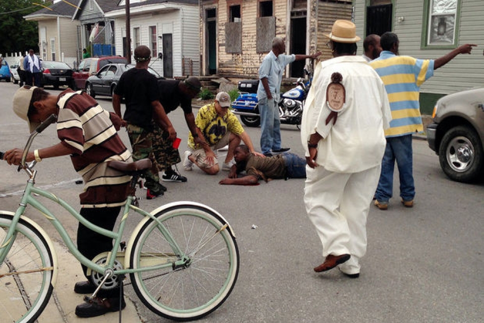 19 человек ранены в результате стрельбы на параде в Новом Орлеане