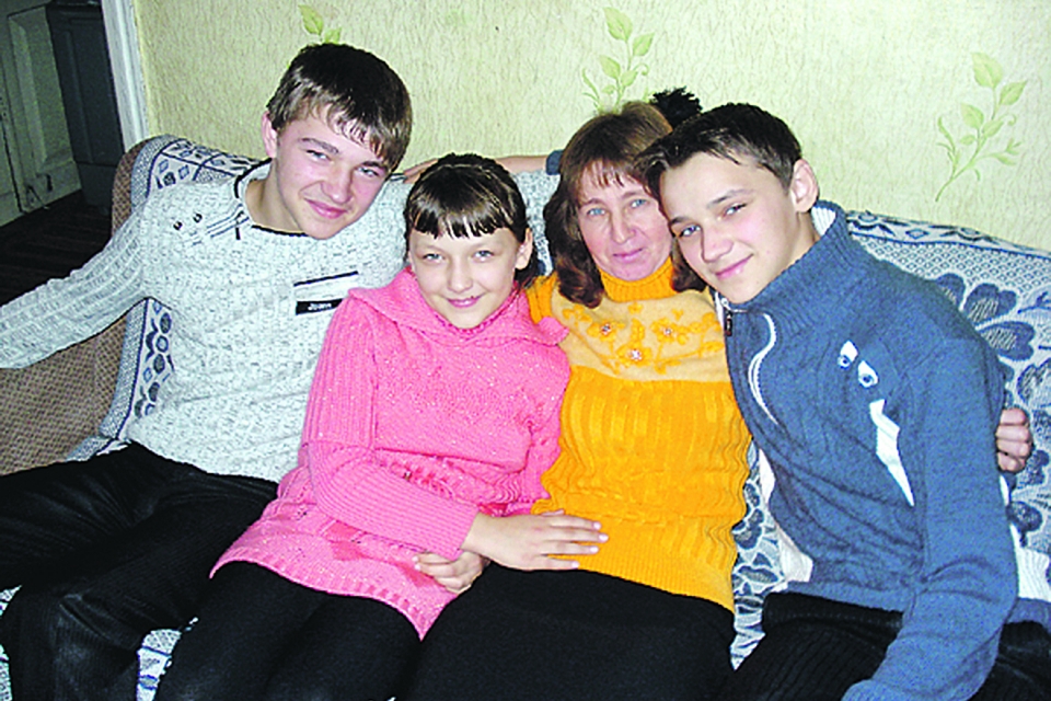Светлана Ахмедова усыновила пятерых детей умершей подруги