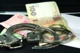 На Донбассе три милиционера вымогали у женщины 16 тысяч гривен