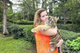 Крымская семья арендовала тигра в зопарке