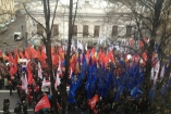 В Киеве митингуют коммунисты и оппозиция