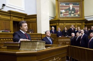 Янукович рассказал, как перепишет Конституцию