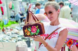 На киевском «блошином рынке» можно найти все что угодно 