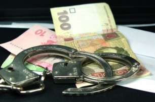 На Донбассе три милиционера вымогали у женщины 16 тысяч гривен