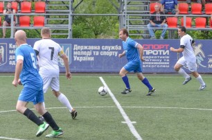 Глава КГГА Александр Попов сыграл в футбол