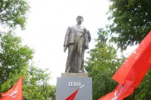 В Черниговской области открыли памятник Ленину ко дню крещения Руси