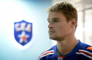 Украинский хоккеист Поникаровский получит российское гражданство