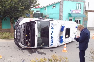 В Крыму внедорожник перевернул машину «скорой помощи»