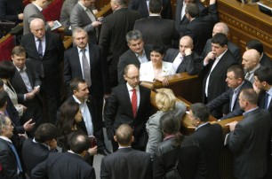Рада отложила закон, по которому Тимошенко могла бы уехать на лечение