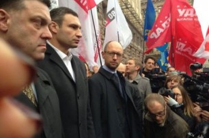 Оппозиция не смогла прорваться на заседание Киевсовета