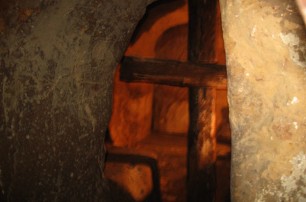 В черниговских пещерах туристы фотографируются с призраками