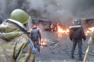 Из-за дыма на Грушевского учеников из соседней школы «эвакуируют»