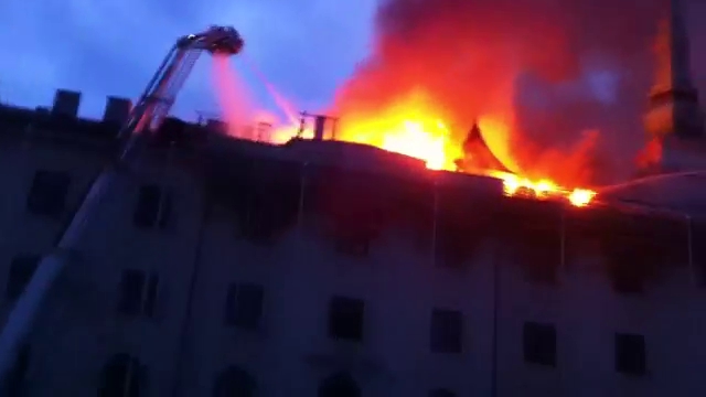 Сгорела резиденция президента Латвии