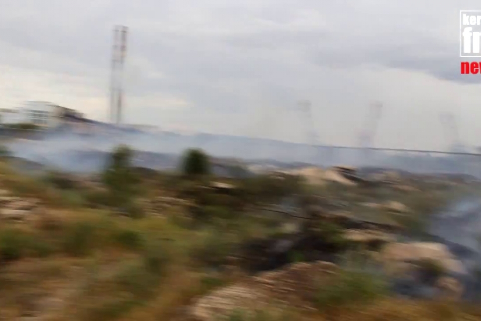 В Керчи сильный пожар: горит порт  Камыш-бурун