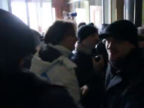 Митингующие захватили Львовскую ОГА, Сало якобы подал в отставку