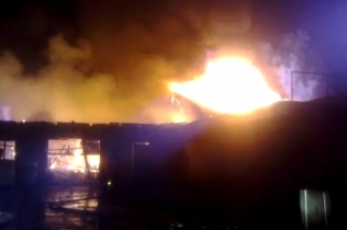 В Киеве сгорел склад магазина стройматериалов