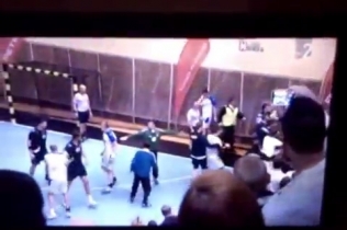 Украинские гандболисты устроили драку в матче со Словенией