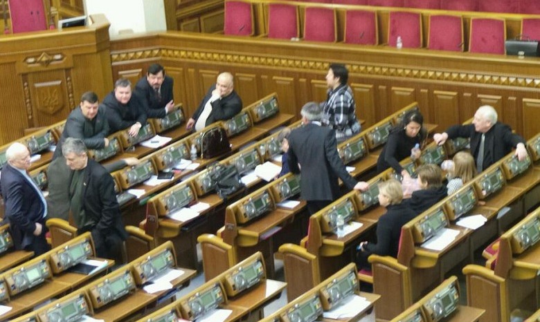 После визита Януковича в Раду принят закон об амнистии