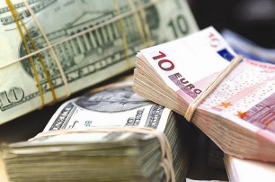 Доллар подорожал до 8,9 гривен, евро - 12 гривен