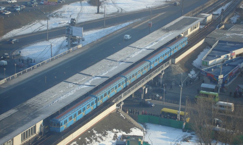 В Киеве заработало метро