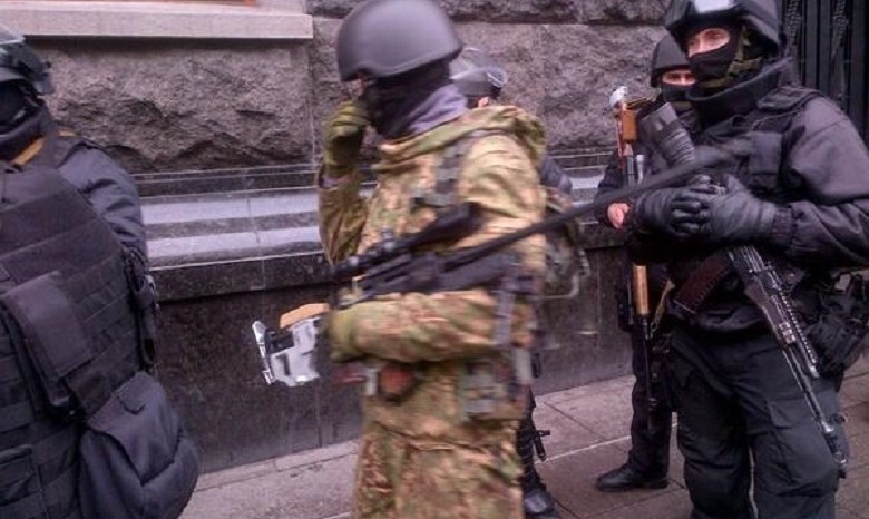 Глава МИД Польши сделал фото снайперов в центре Киева