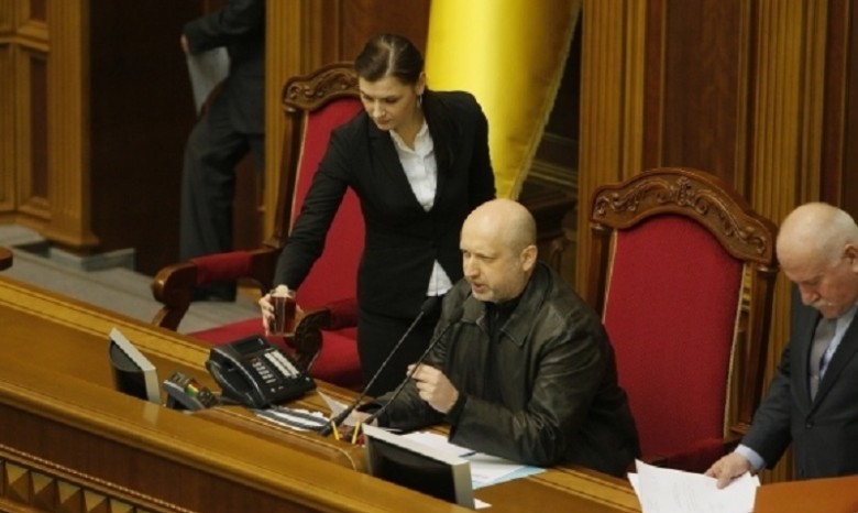 Турчинова избрали и.о. президента Украины