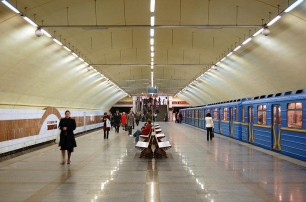 Столичный метрополитен закрыл двери на двух станциях