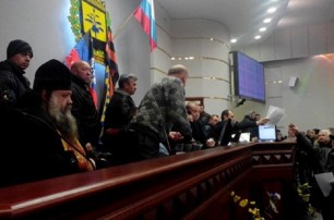 Донецкий облсовет проголосовал за проведение референдума о статусе Донбасса