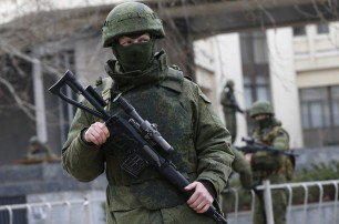 В Крыму штурмуют украинский военный объект: один человек ранен