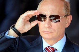 Путин приказал сформировать в Крыму органы исполнительной власти России