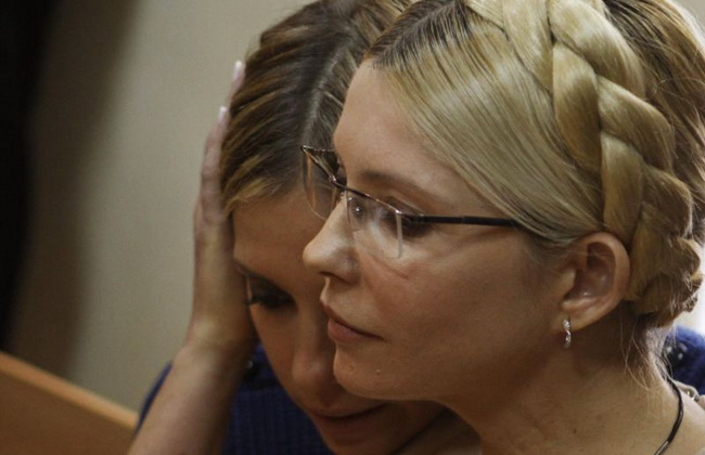 Порошенко и Тимошенко подали документы в ЦИК
