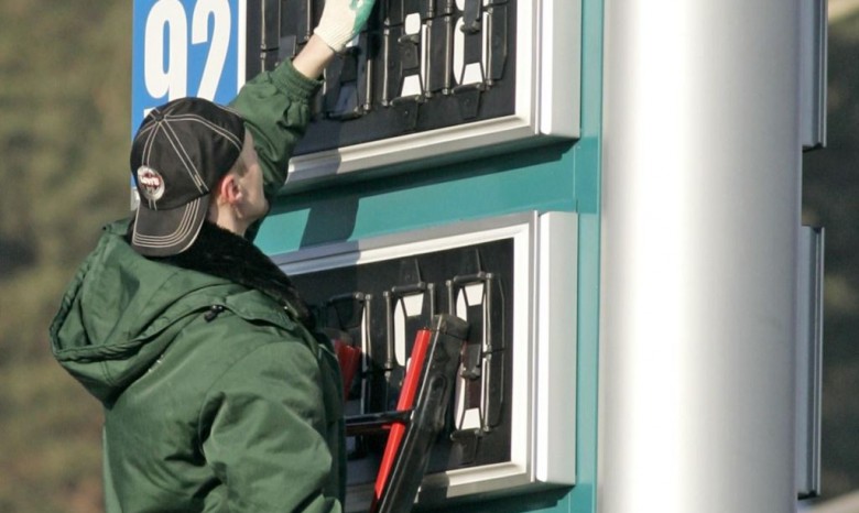 Бензин в Украине дорожает ускоренными темпами