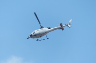 В Славянске обстреляли вертолет, разбрасывавший листовки