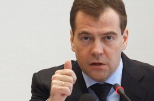 Медведев поручил обустроить границу с Крымом