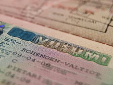 Чехия сделала свои визы бесплатными для молодых украинцев
