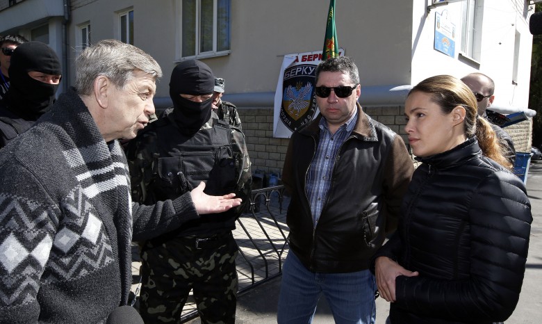 Королевская прорвалась в захваченную протестующими Донецкую ОГА