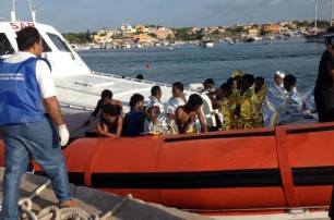У берегов Италии утонул корабль - количество жертв может достичь 200 человек