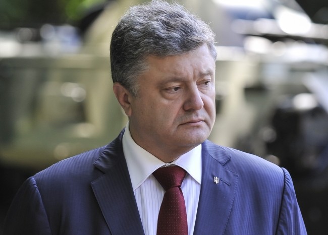 Порошенко пригрозил членам «ДНР» и «ЛНР» принять «очень важное решение»
