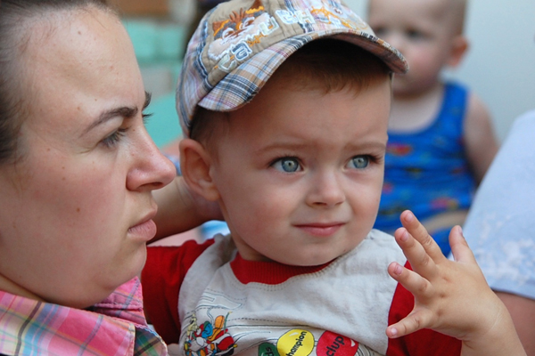 В Одессе задержали чиновника, обкрадывавшего детей-переселенцев с Донбасса