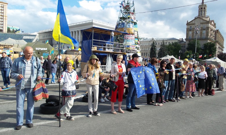 Ассоциацию с ЕС на Майдане не празднуют