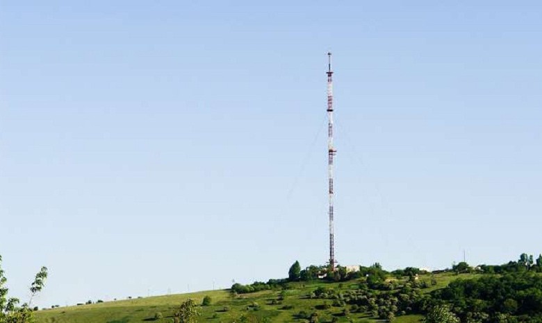 На горе Карачун рухнула 222-метровая телевышка