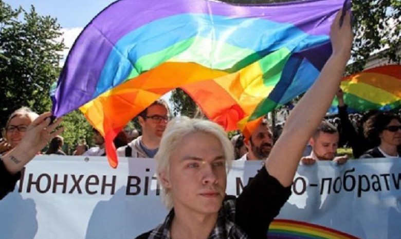 «Свобода» требует запретить гей-парад, чтобы избежать терактов