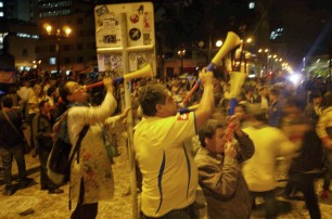 Власти Боготы запретять продавать муку и пену для бритья в день матча ЧМ по футболу