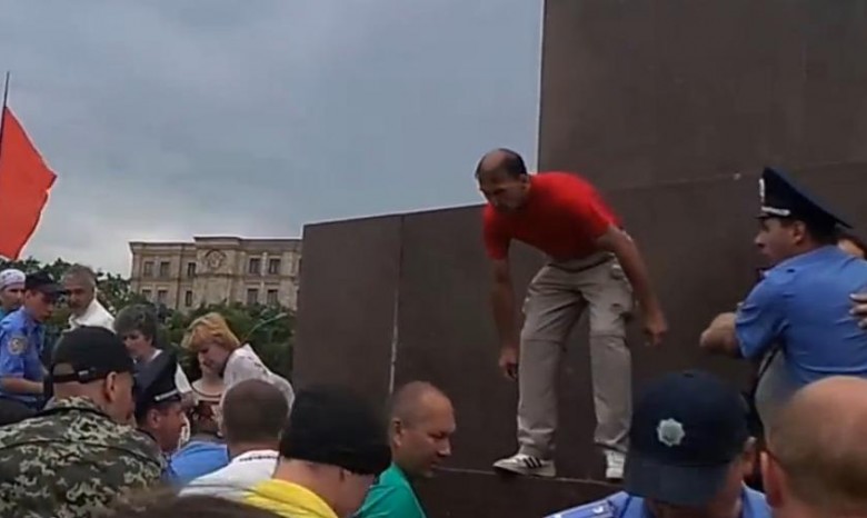 В Харькове подрались участники Майдана и Антимайдана