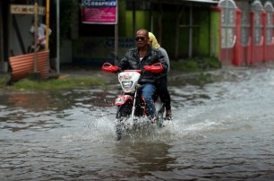 На Филиппинах эвакуировали 370 тысяч жителей из-за тайфуна