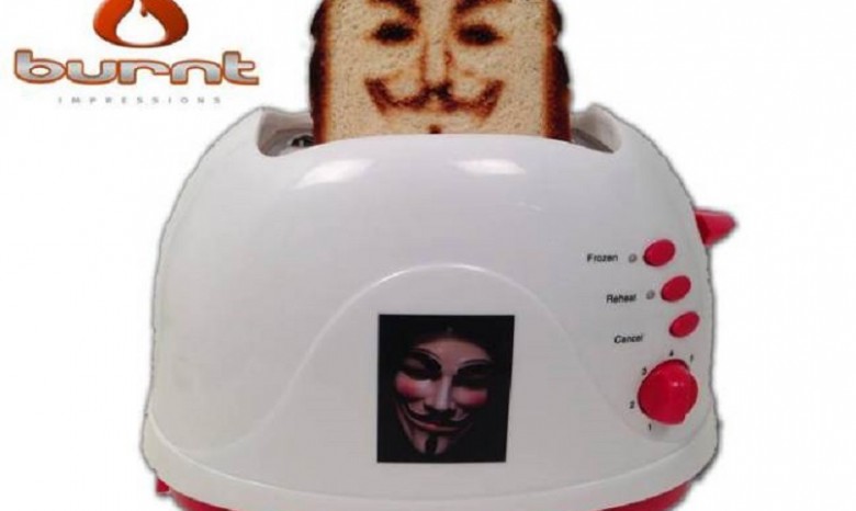 В США появился тостер, выжигающий на хлебе селфи