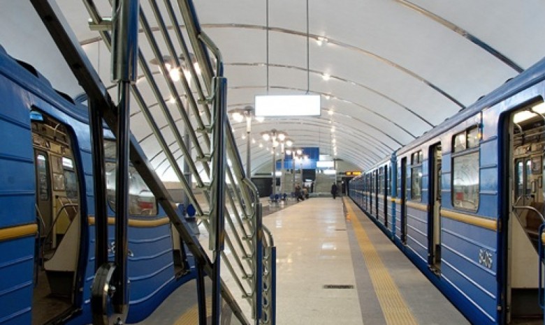 В киевском метро стали чаще предупреждать об опасности теракта