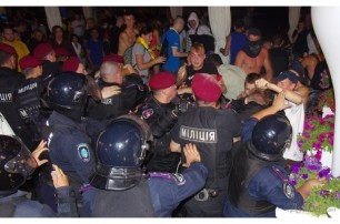 Милиционеров, которые участвовали в драке в клубе «Ибица», уволят — МВД