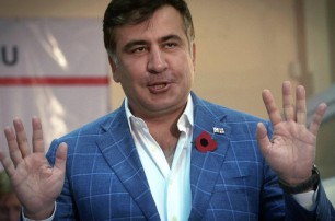 Саакашвили вернул Грузии семь костюмов и пальто