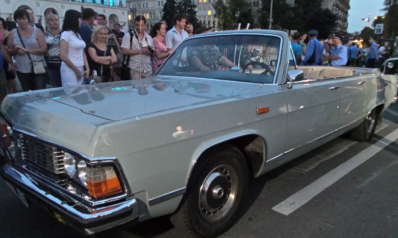 Министр Гелетей примет парад в эксклюзивном авто российского производства